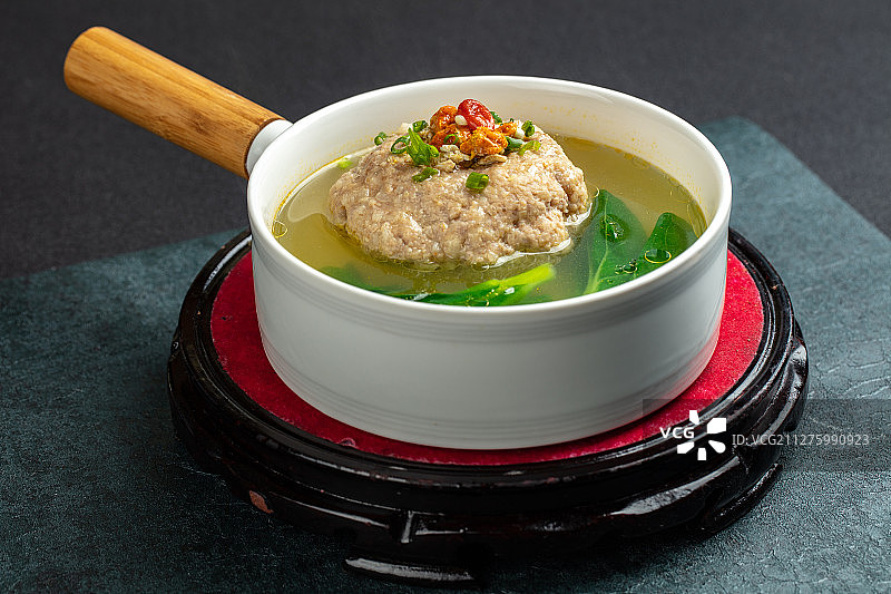 芜湖蟹黄狮子头图片素材