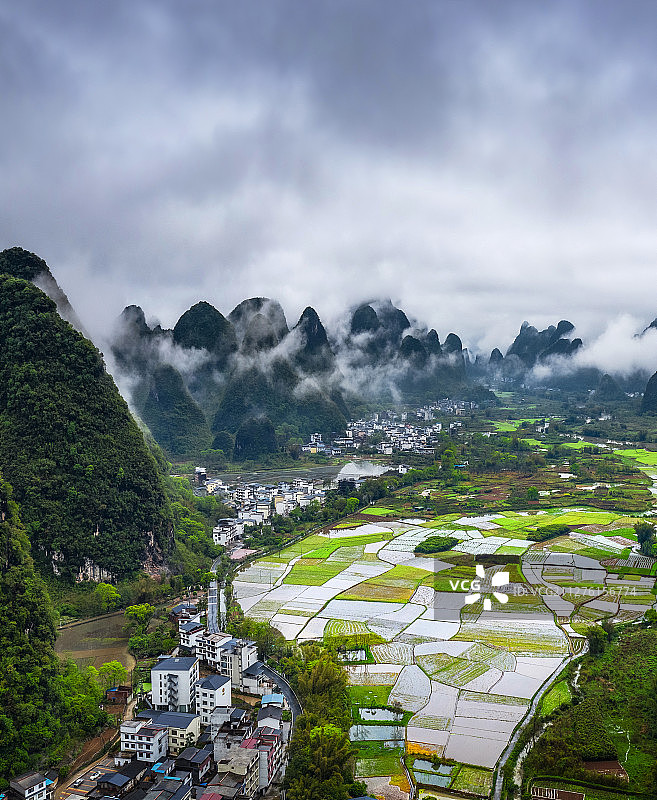 春天的山水田园风光图片素材