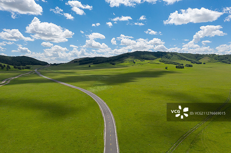 草原公路图片素材