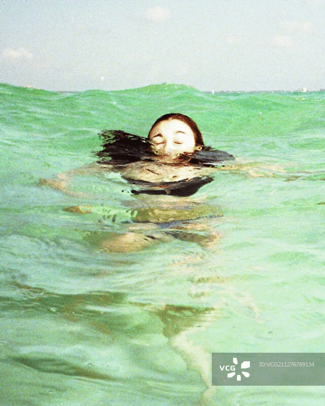 水下女人，3D立体效果图片素材