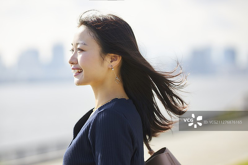 日本女子在东京市中心图片素材