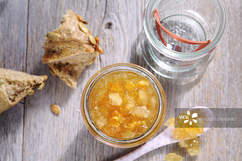 菠萝橙子果酱配面包图片素材