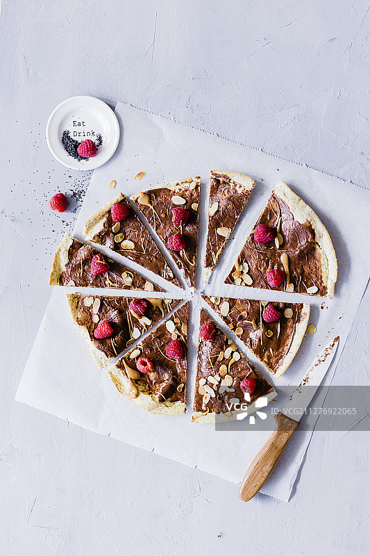 覆盆子杏仁巧克力披萨图片素材