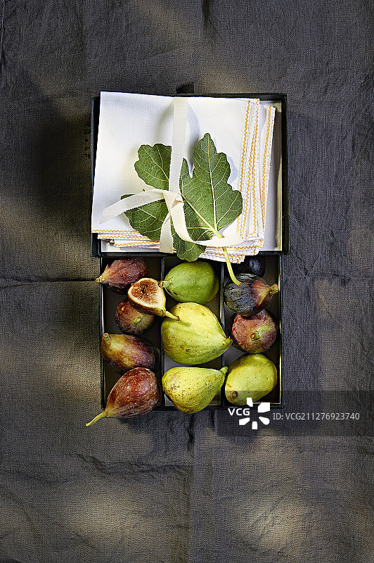 盒装新鲜无花果图片素材