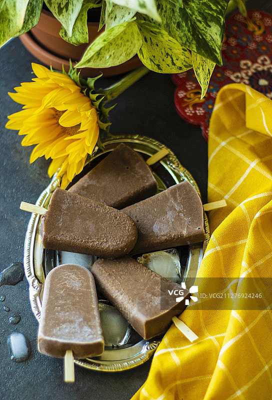 巧克力冰淇淋棒图片素材