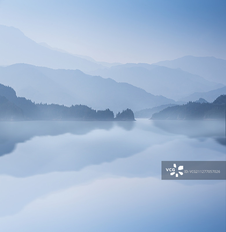 东方古典水墨丹青山水风光图片素材