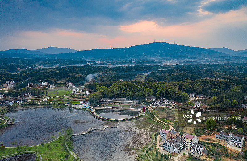 曾国藩故居富厚堂倒影蓝天白云图片素材