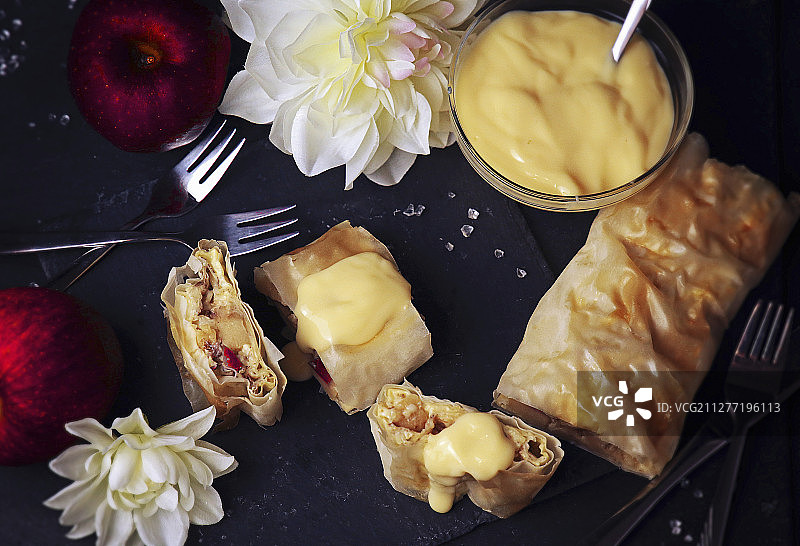 香草酱苹果馅卷图片素材
