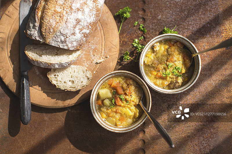 扁豆苏打面包炖菜图片素材