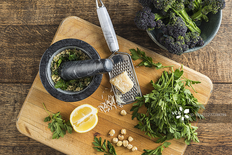 西兰花香蒜酱的食材图片素材