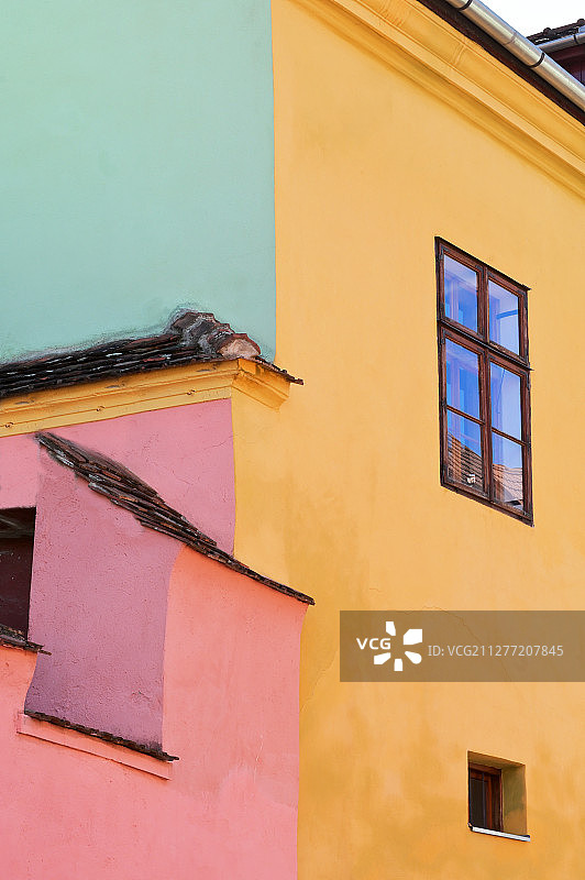 罗马尼亚锡吉什瓦拉的抽象彩色房屋图片素材
