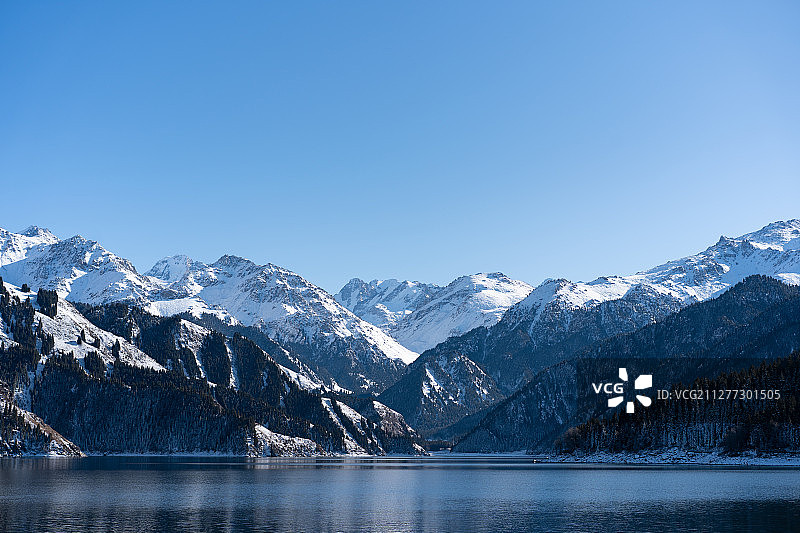 中国新疆天山天池图片素材
