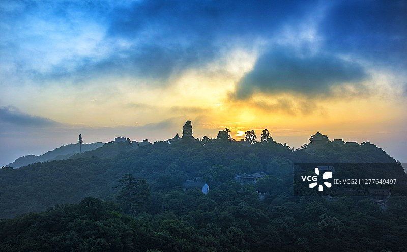 崆峒晨曦图片素材