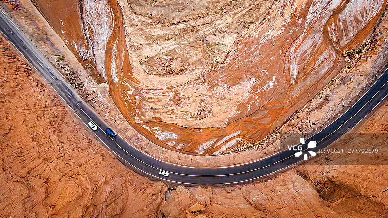 中国新疆-阿克苏地区库车县-独库公路图片素材