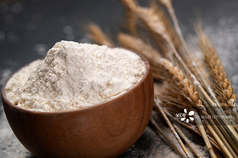 一碗面粉和麦穗图片素材