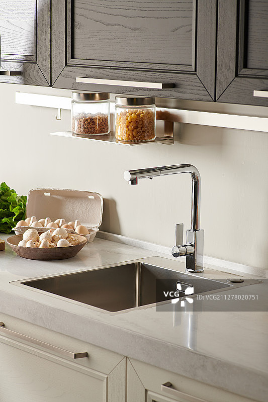 厨房水龙头图片素材