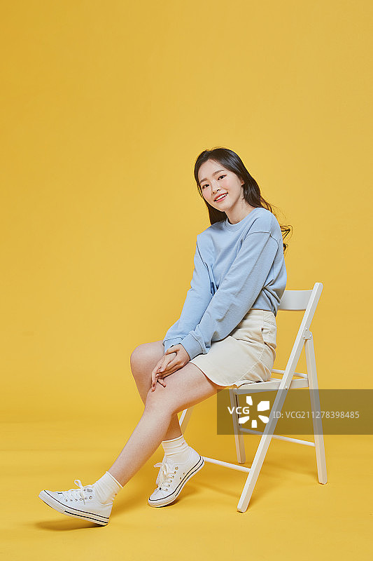 女大学生，年轻女子，大学新生图片素材