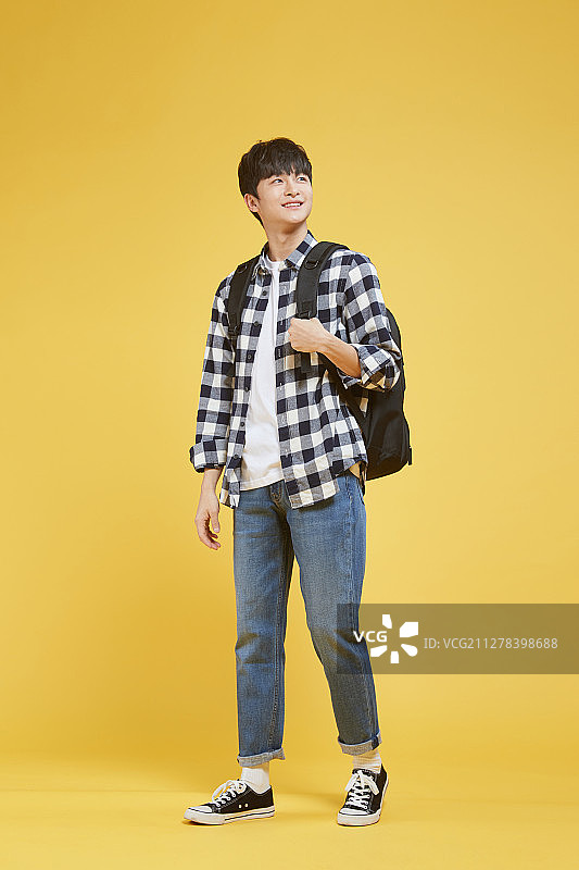 大学生，青年，学生，生活方式，大一新生，出勤图片素材