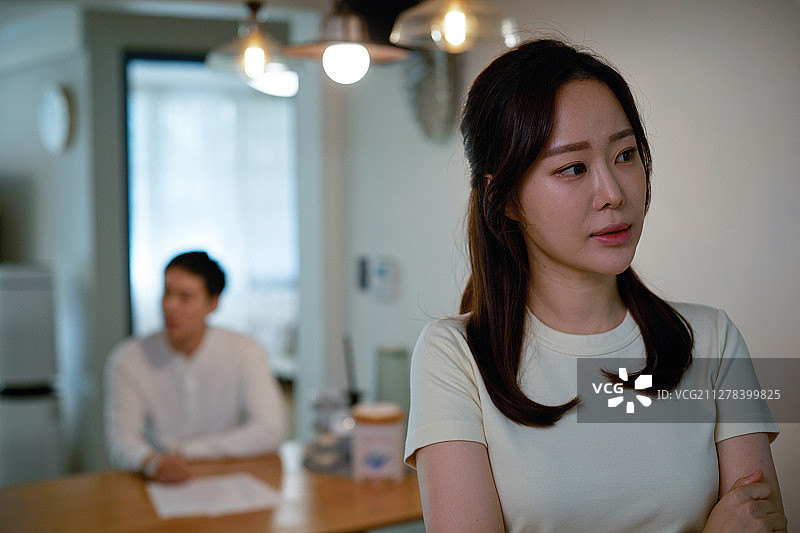 夫妻冲突和离婚图片素材