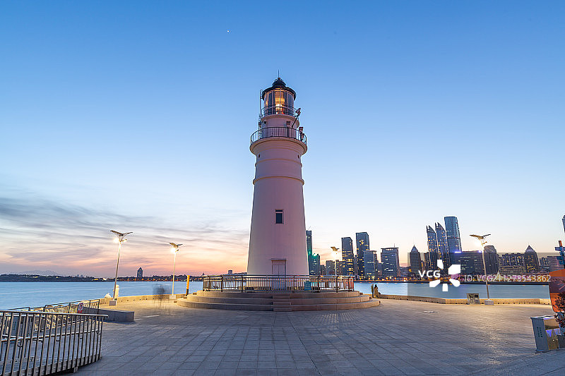 青岛情人坝灯塔图片素材
