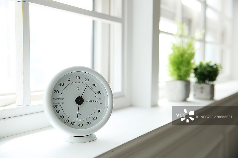 窗户、湿度计、温度计图片素材