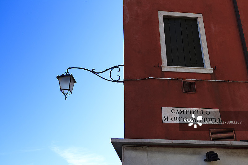 意大利威尼斯复古的街边路灯图片素材