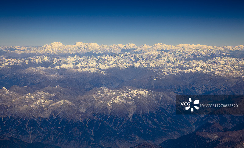 从空中俯拍喀喇昆仑山脉 - 高视角图片素材
