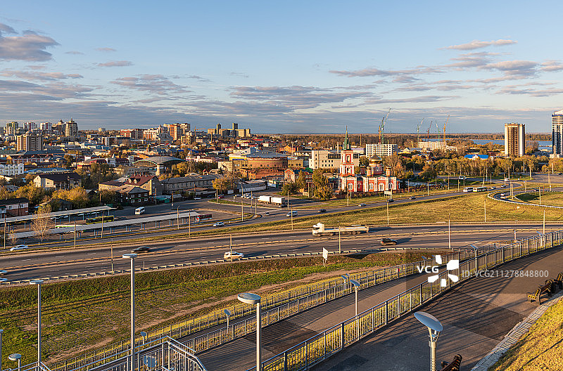 俄罗斯阿尔泰地区首府巴尔瑙尔市区城市景观。图片素材