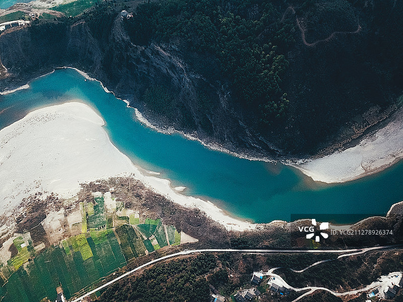 弯曲的河流 俯视图图片素材