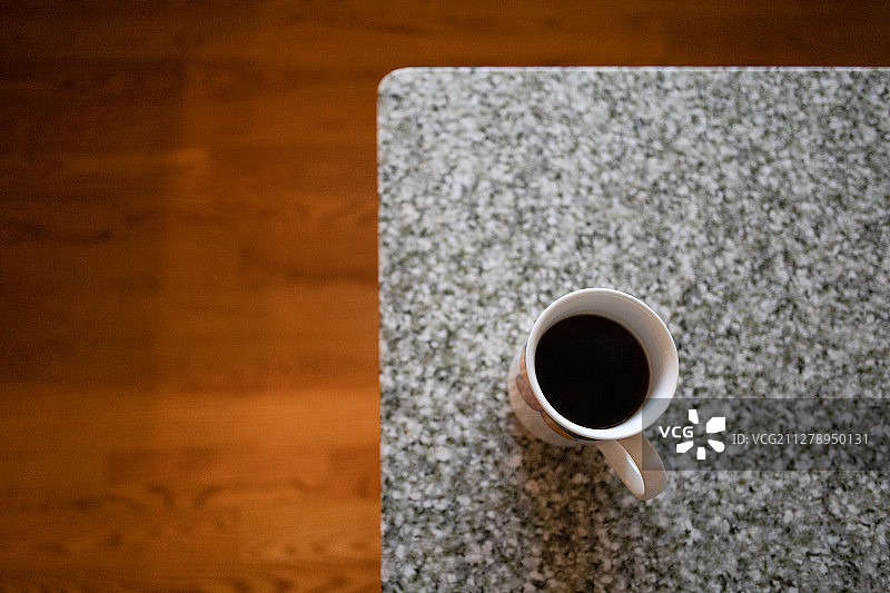 疫情期间居家隔离的早晨咖啡图片素材