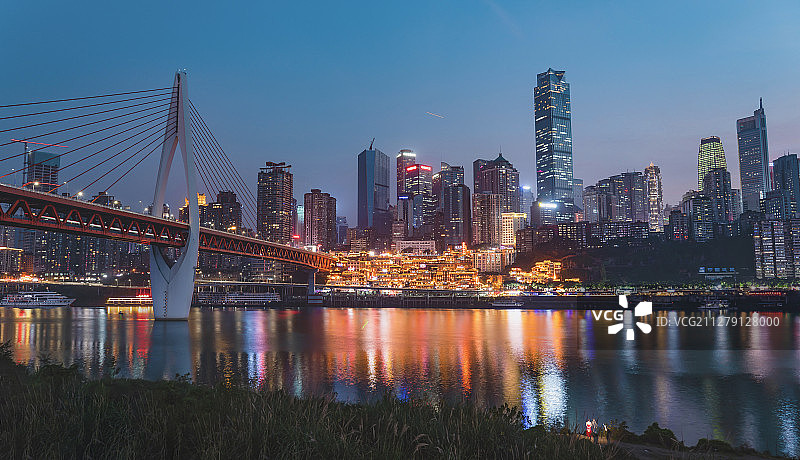 彩色重庆，华灯初上图片素材