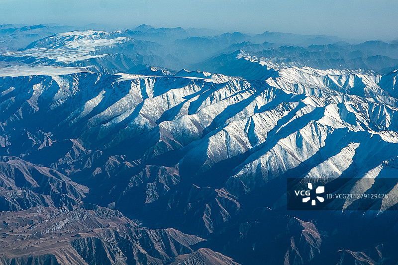 冰封下的天山图片素材