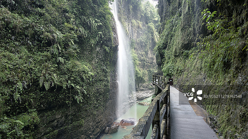 恩施大峡谷云龙地缝瀑布图片素材