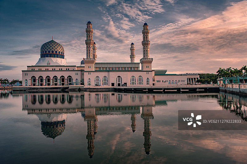 水上清真寺图片素材