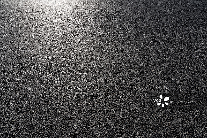 白天日光下柏油路特写图片素材