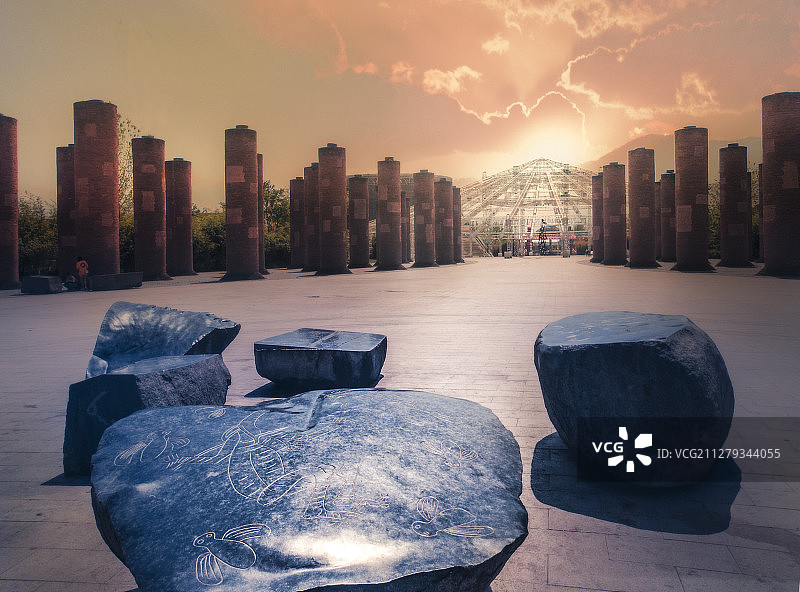 火把广场的夕阳时刻图片素材