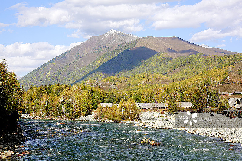 新疆禾木村禾木河秋景图片素材