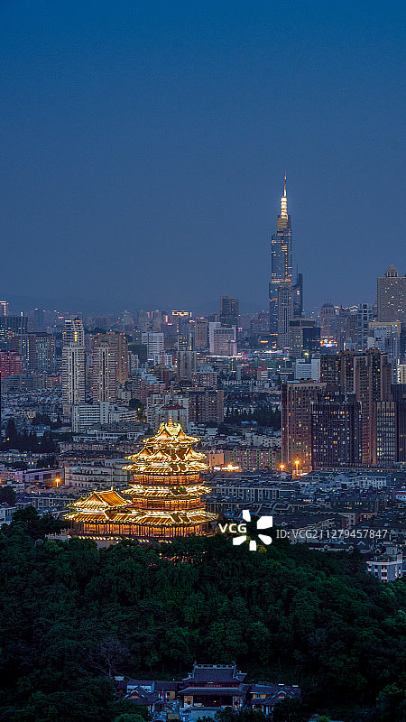 南京阅江楼紫峰大厦夜景图片素材