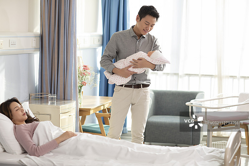 新手父母和婴儿图片素材