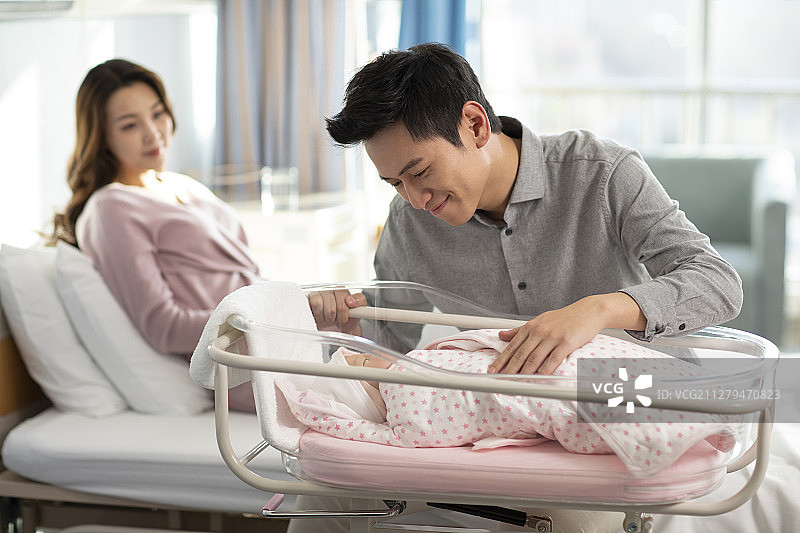 新手父母和婴儿图片素材