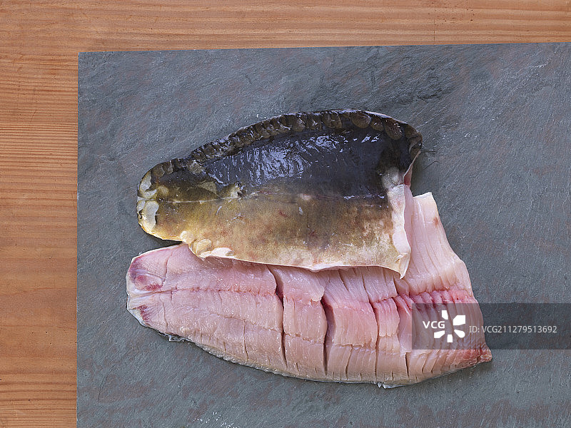 新鲜鲤鱼片图片素材
