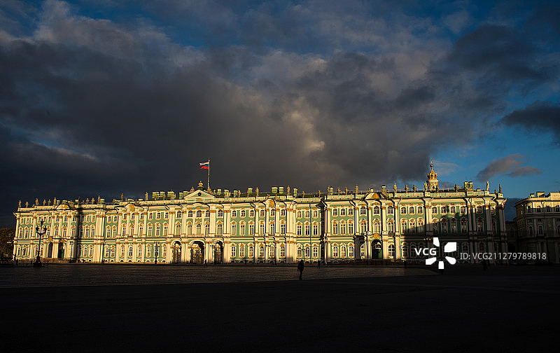 晨曦中的冬宫图片素材