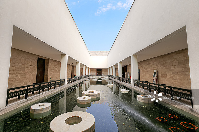浙江杭州良渚博物院天井式庭院图片素材