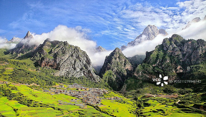 甘南扎尕那，可以說是甘南自然类风景里最值得欣赏的地方。图片素材