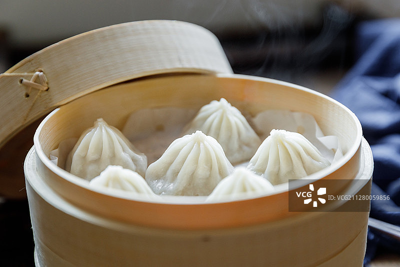 一笼传统上海小吃南翔小笼包图片素材