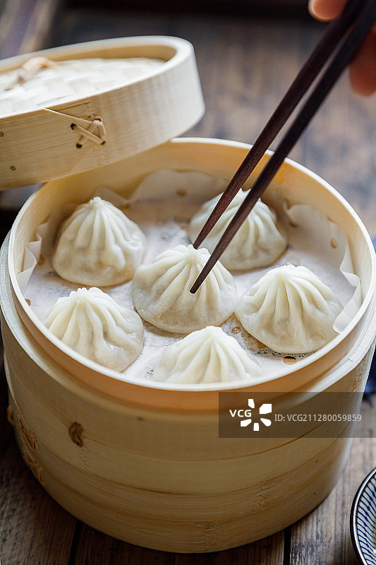 两笼传统上海小吃南翔小笼包图片素材