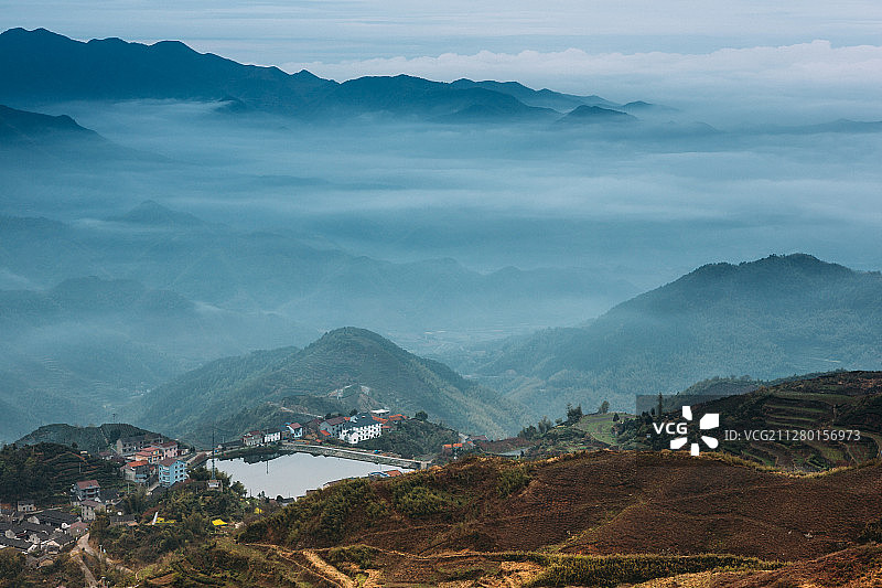 浙江嵊州覆卮山云海图片素材