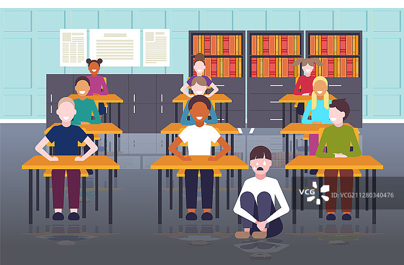 沮丧的混血女学生被欺负图片素材