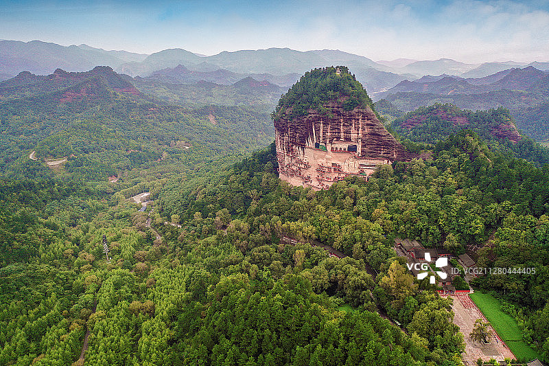 天水麦积山石窟之一图片素材