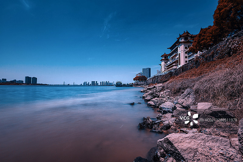 沅江+湖南省常德市武陵区武陵大道20附近诗墙公园内图片素材